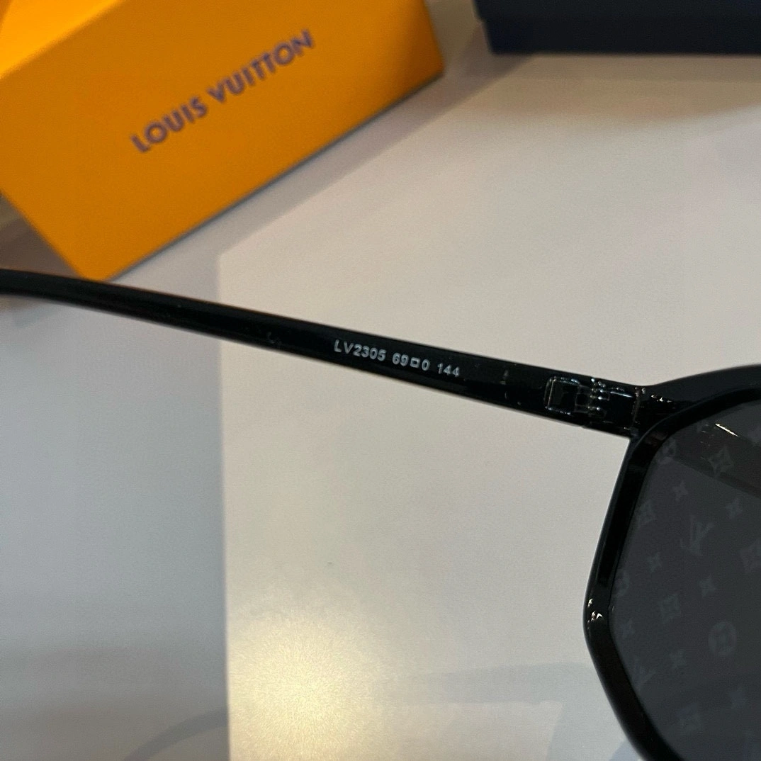 ZipUp L*ouis V*uitton Glasses Top XX 20240425- 16785