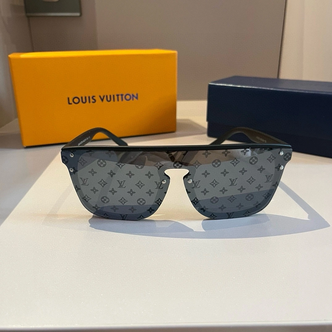 ZipUp L*ouis V*uitton Glasses Top XX 20240425- 16785