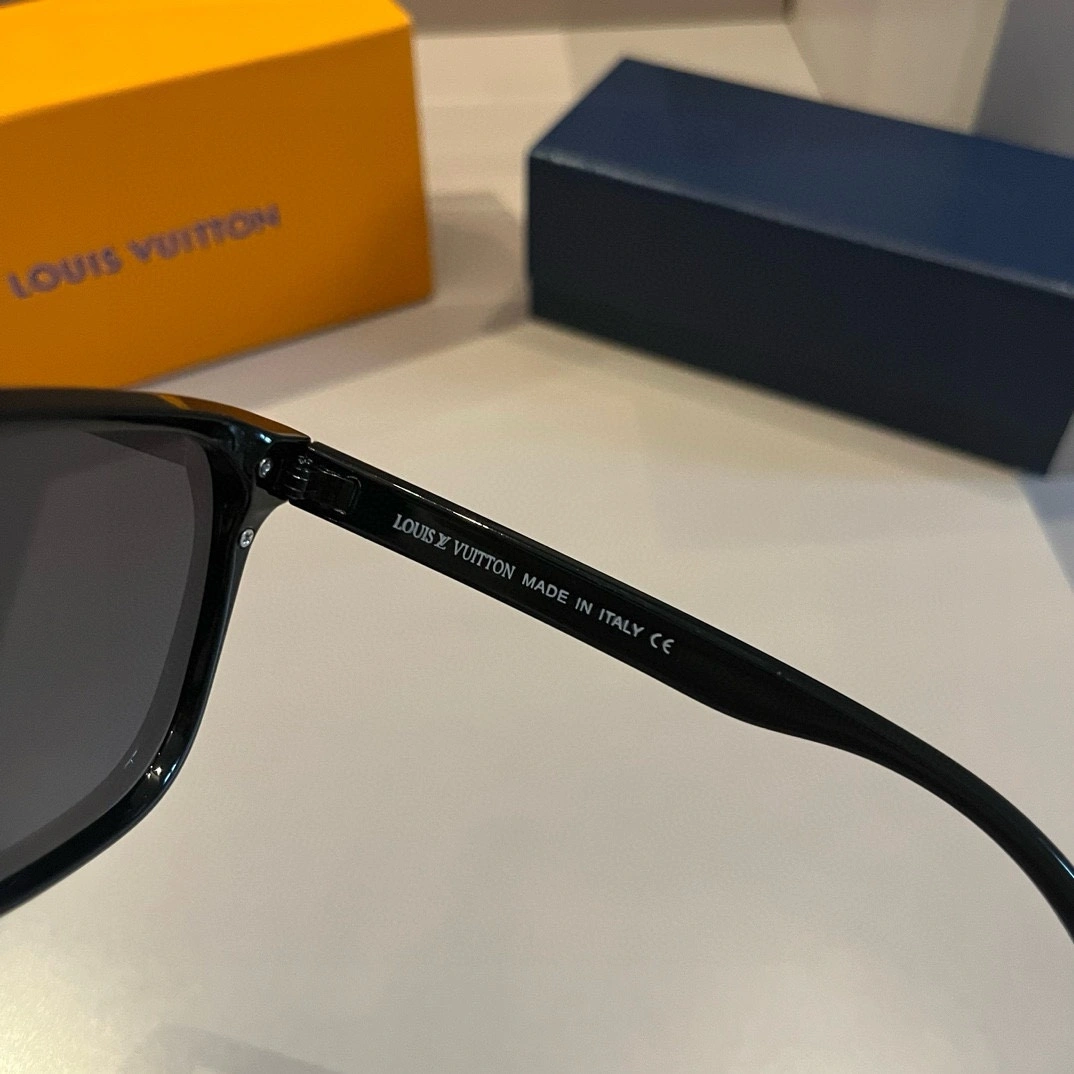 ZipUp L*ouis V*uitton Glasses Top XX 20240425- 16785