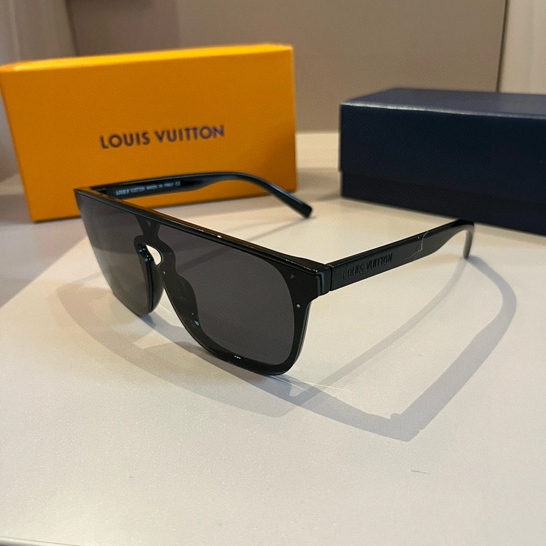 ZipUp L*ouis V*uitton Glasses Top XX 20240425- 16785