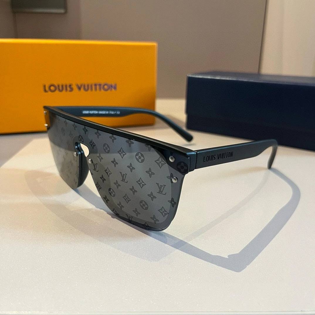 ZipUp L*ouis V*uitton Glasses Top XX 20240425- 16785