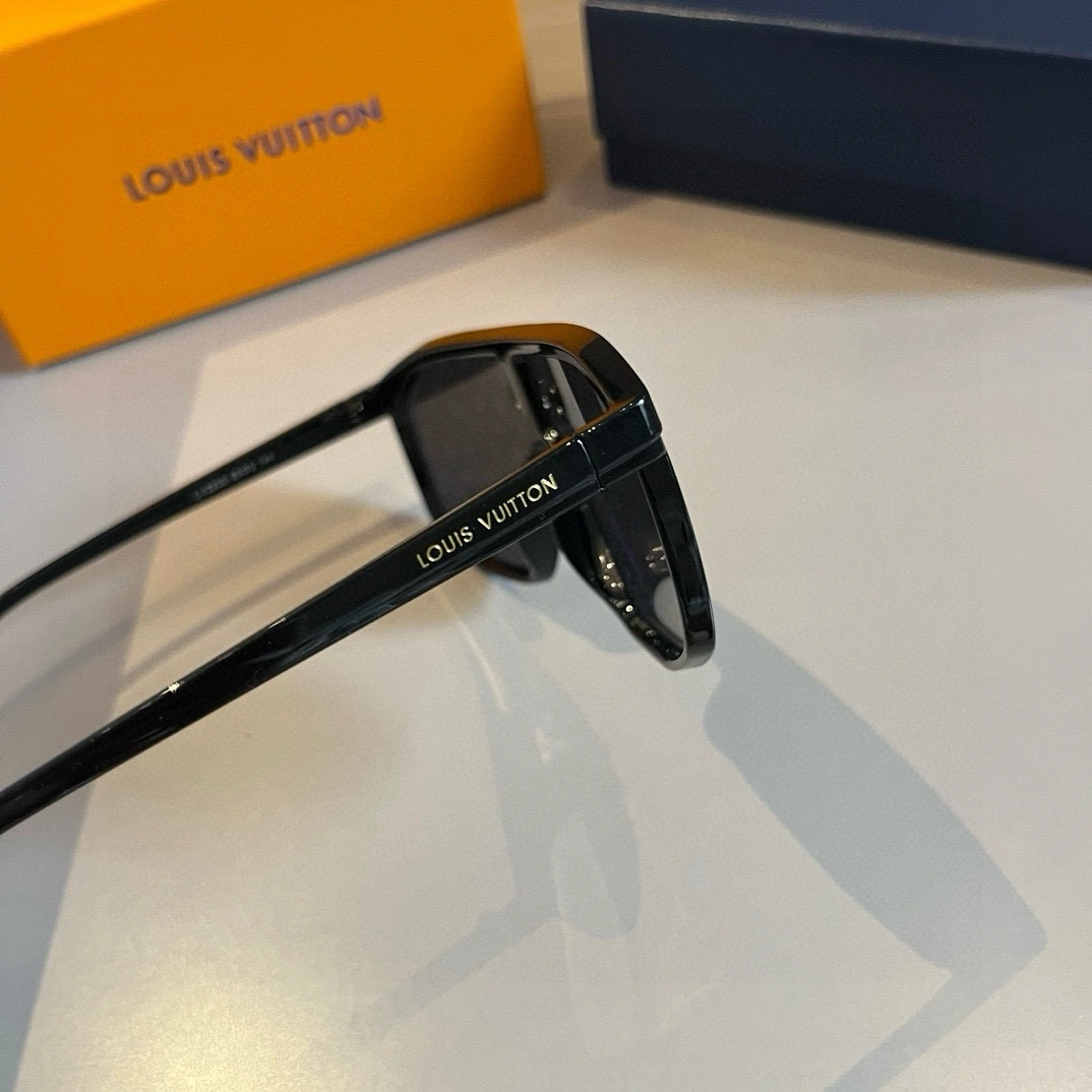 ZipUp L*ouis V*uitton Glasses Top XX 20240425- 16785