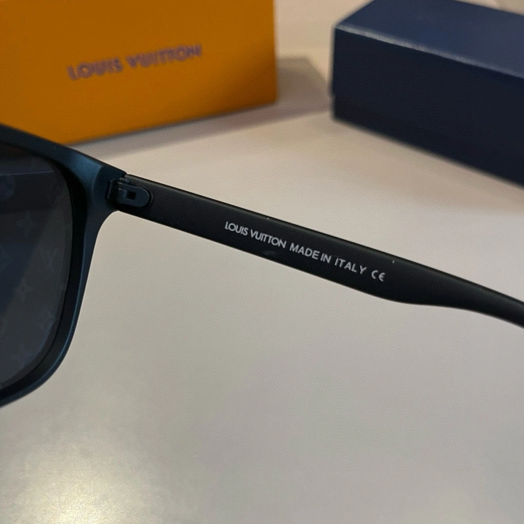 ZipUp L*ouis V*uitton Glasses Top XX 20240425- 16785