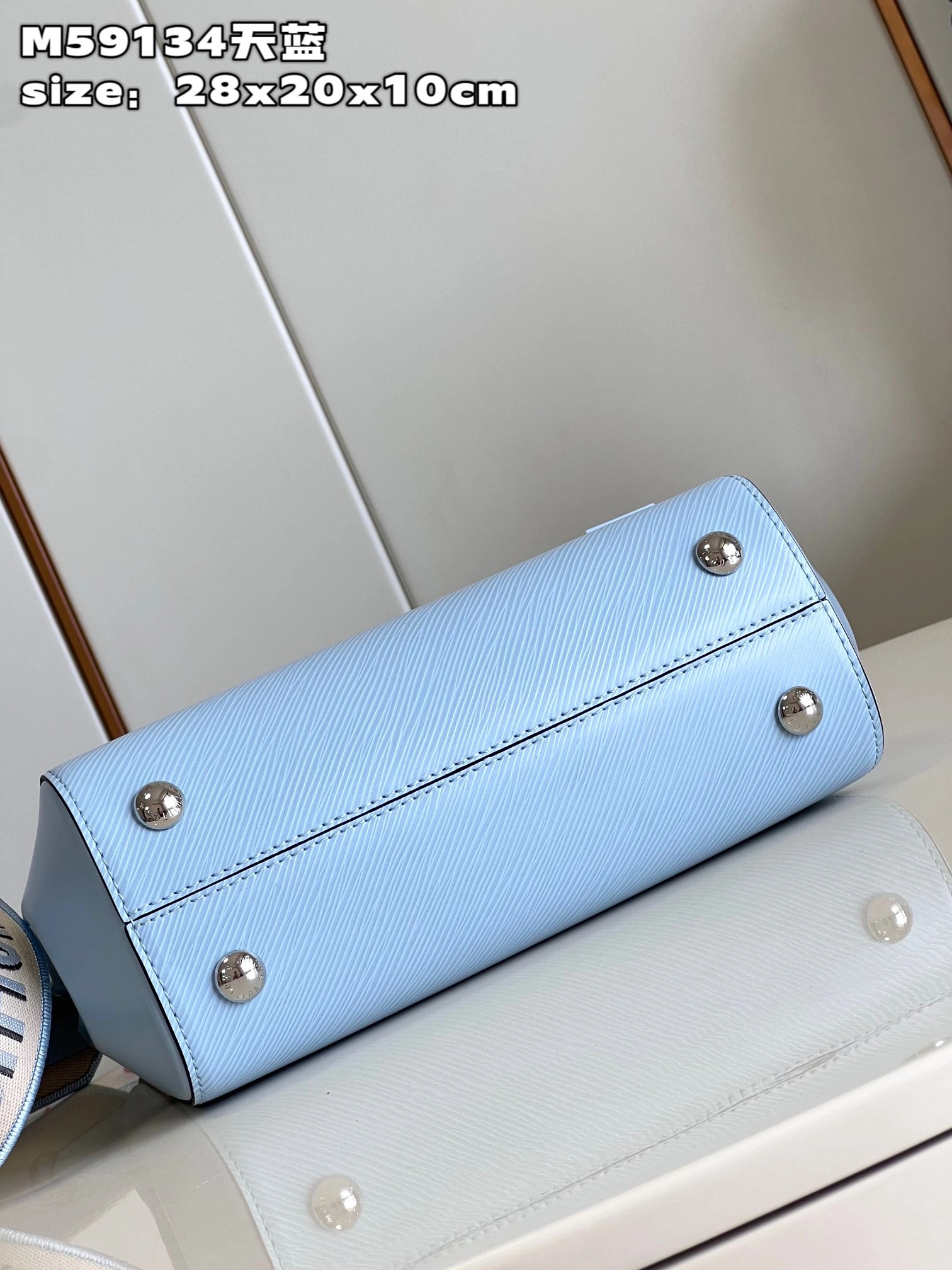 Lightweight L*ouis V*uitton Handbag Top Quality HT 20231013-65 28 x 20 x 10 CM 8282