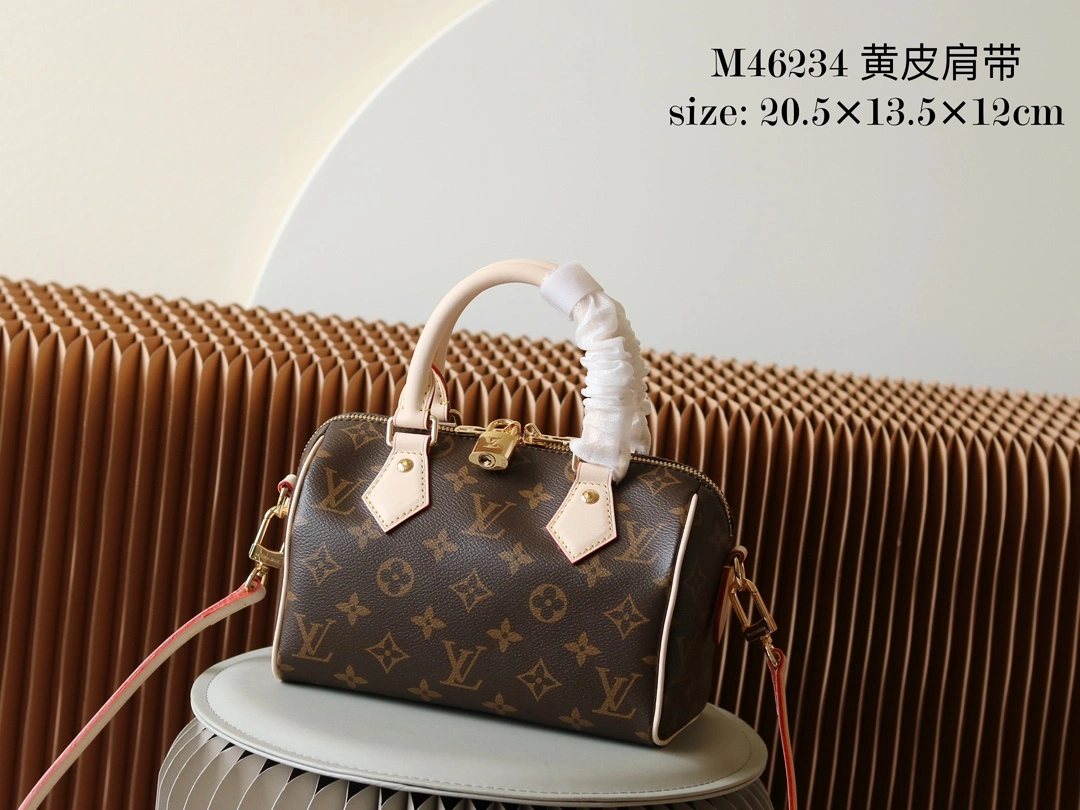 L*ouis V*uitton Handbag Top Quality HT 20231016-27 20.5 x 13.5 x TechFriendly 8220