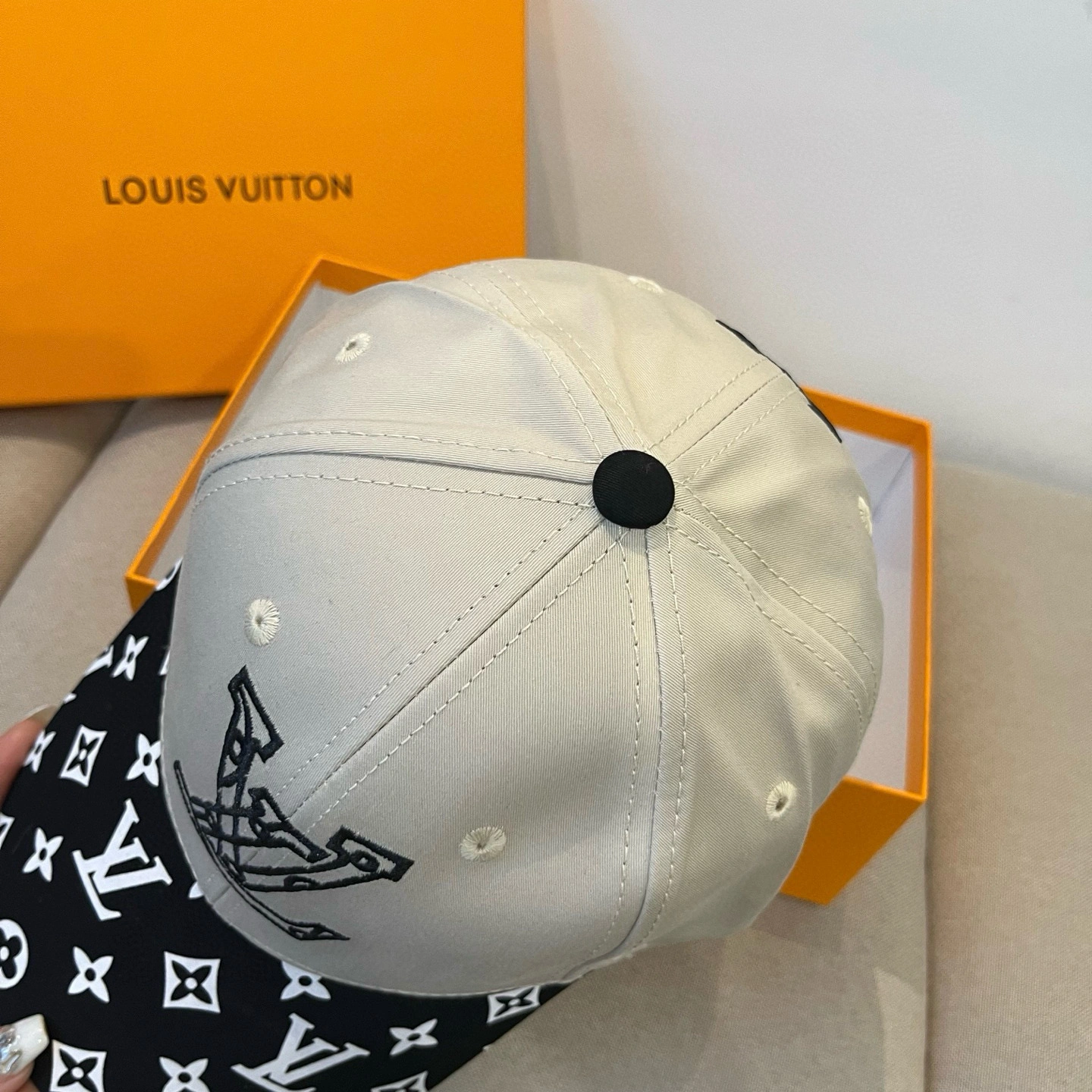 L*ouis V*uitton Hats Top XX20250408- Unisex 17499
