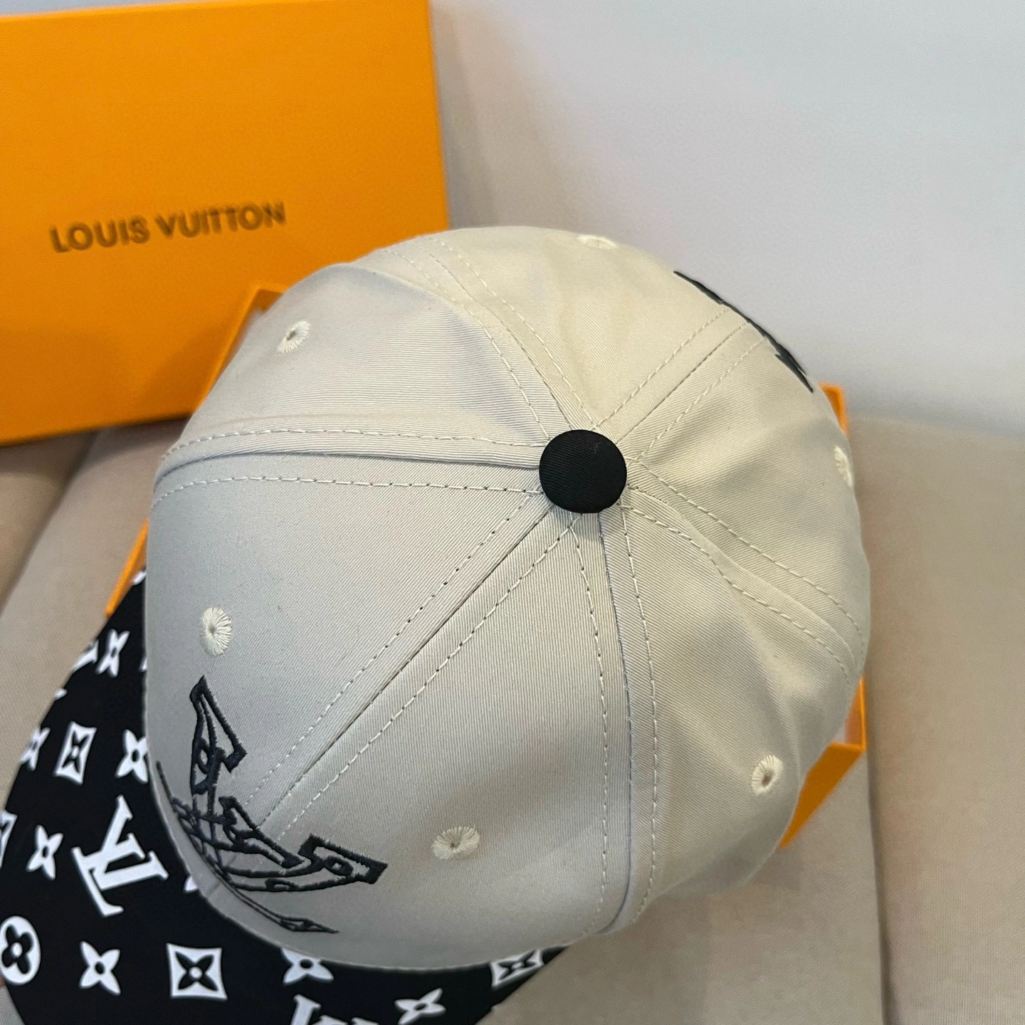 L*ouis V*uitton Hats Top XX20250408- Unisex 17499