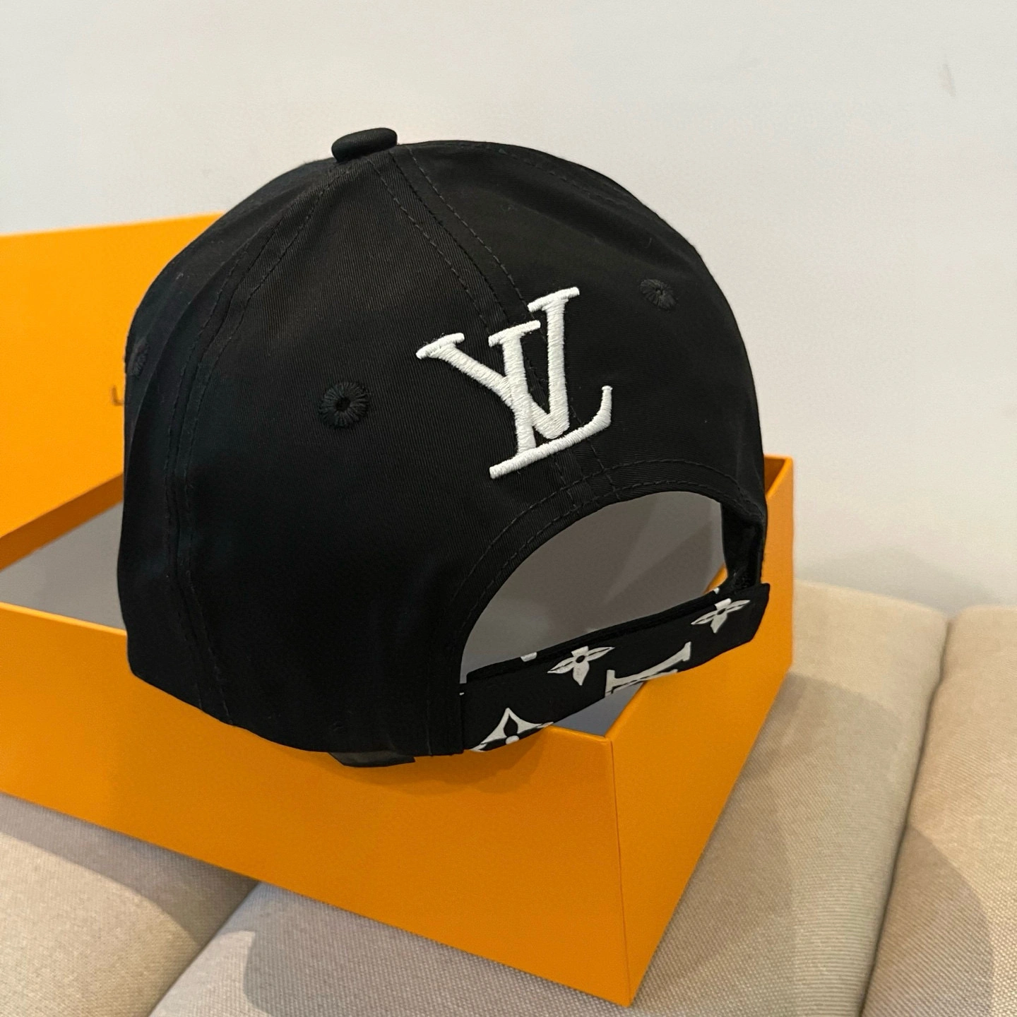 L*ouis V*uitton Hats Top XX20250408- Unisex 17499