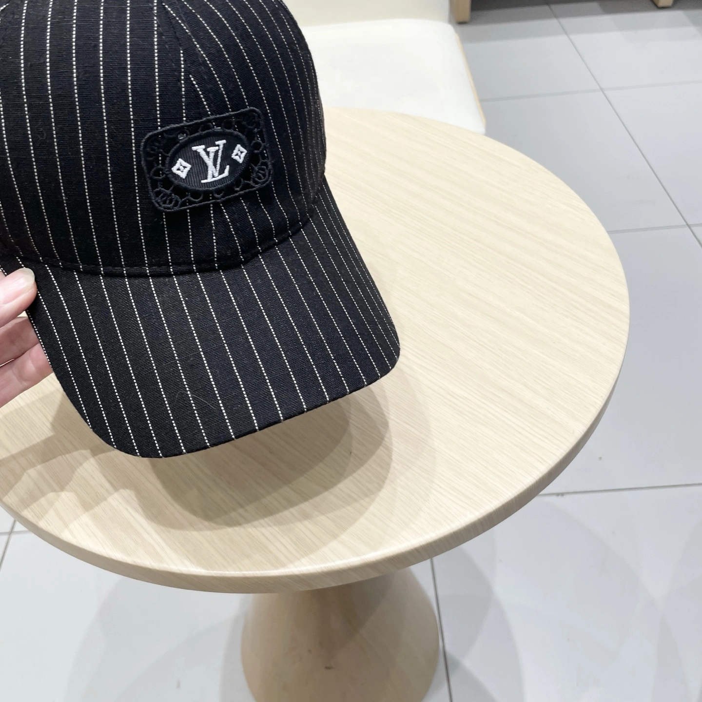 L*ouis V*uitton Hats Top XX250413- Minimalist 17265