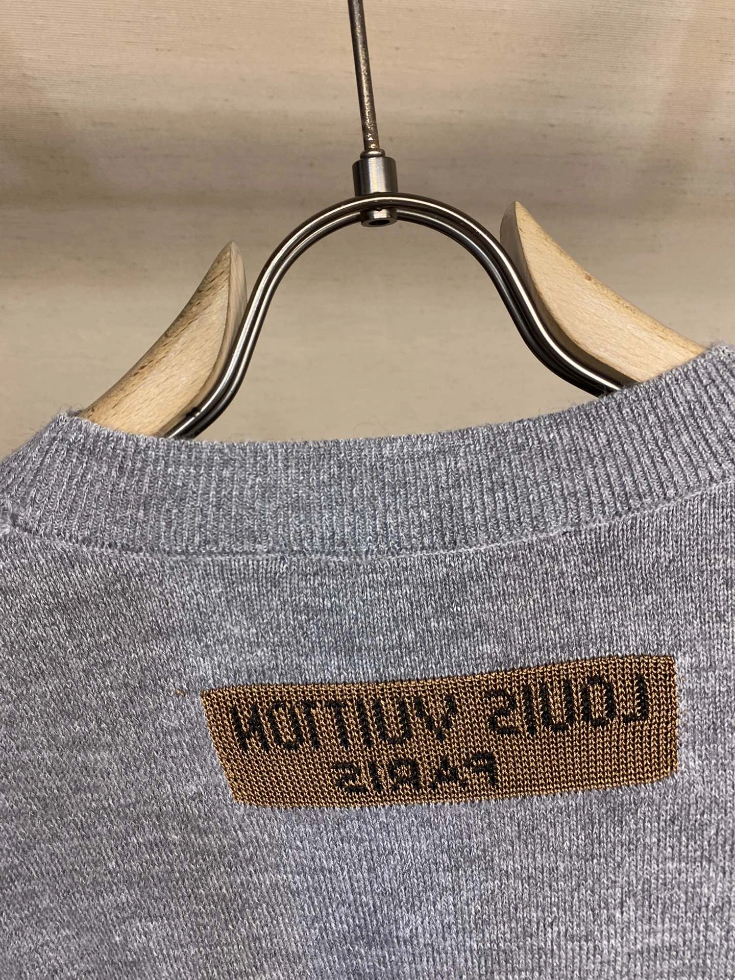 Lightweight L*ouis V*uitton Sweater Top Quality AZ 20231026- 12964
