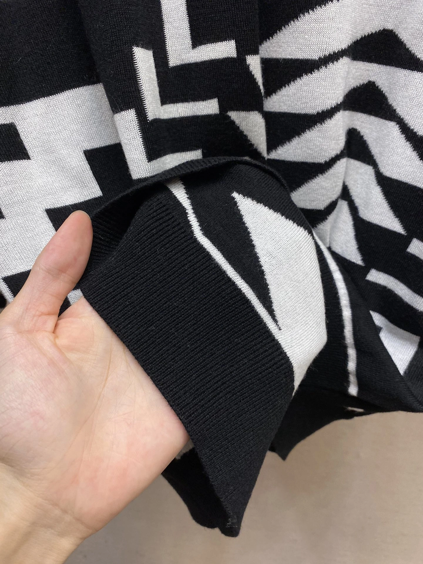 L*ouis V*uitton Sweater Top Quality AZ 20231027- Bright 12962