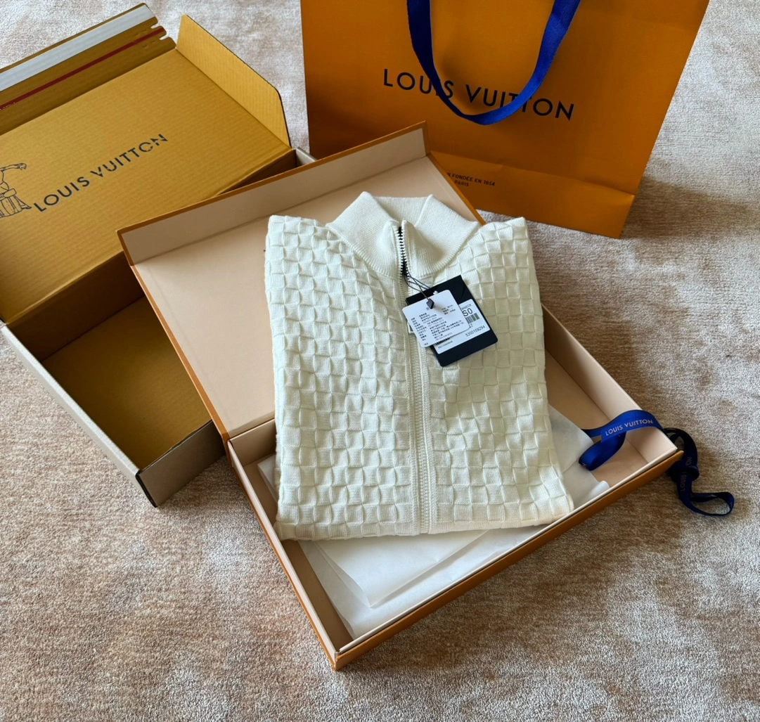 TravelReady L*ouis V*uitton Sweater Top Quality D17 20240225- 12881