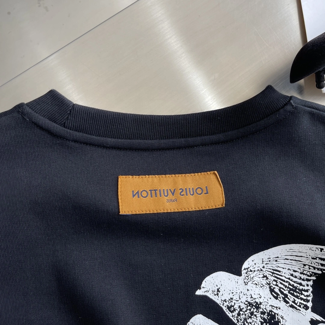 Modern L*ouis V*uitton Sweatshirt Top Quality AZ 20231023- 12988
