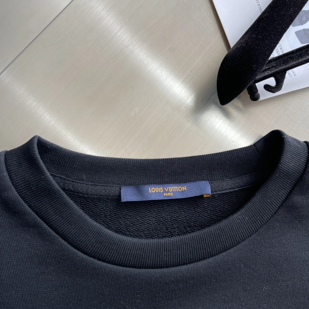 Modern L*ouis V*uitton Sweatshirt Top Quality AZ 20231023- 12988