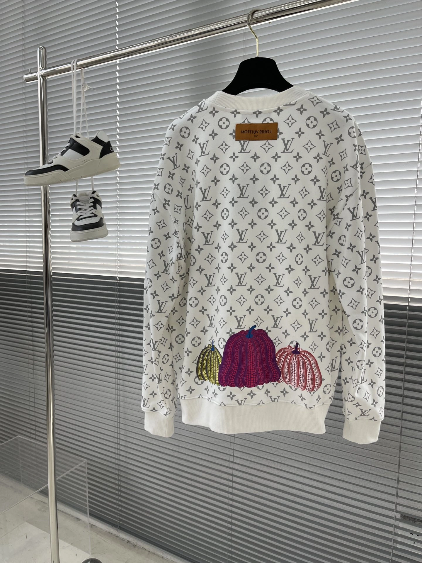 Comfortable L*ouis V*uitton Sweatshirt Top Quality AZ 20231027- 12955