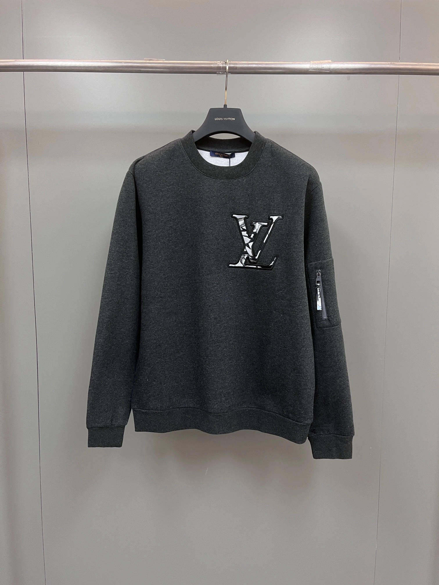 Flexible L*ouis V*uitton Sweatshirt Top Quality D17 20231030- 12928