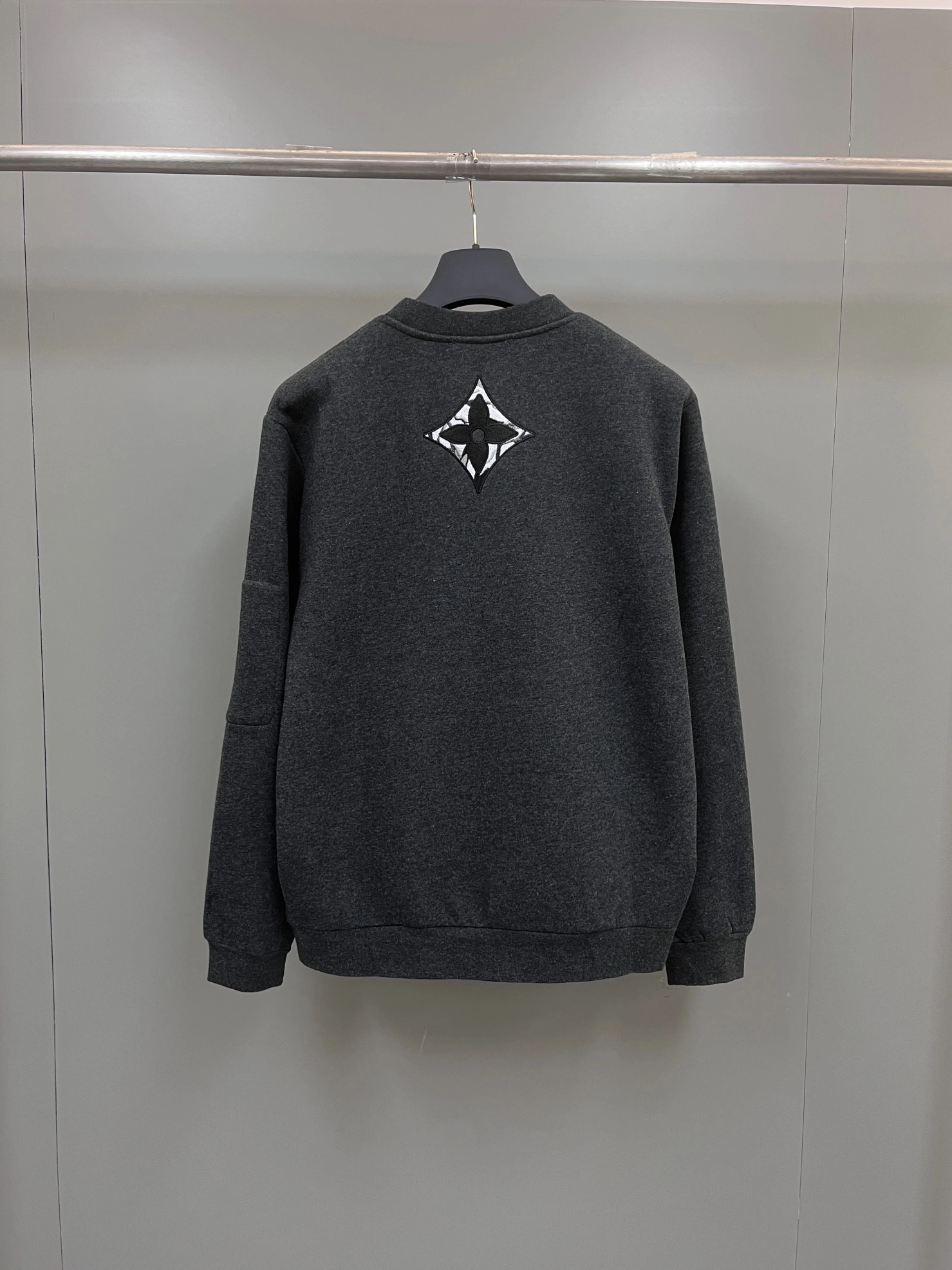 Flexible L*ouis V*uitton Sweatshirt Top Quality D17 20231030- 12928