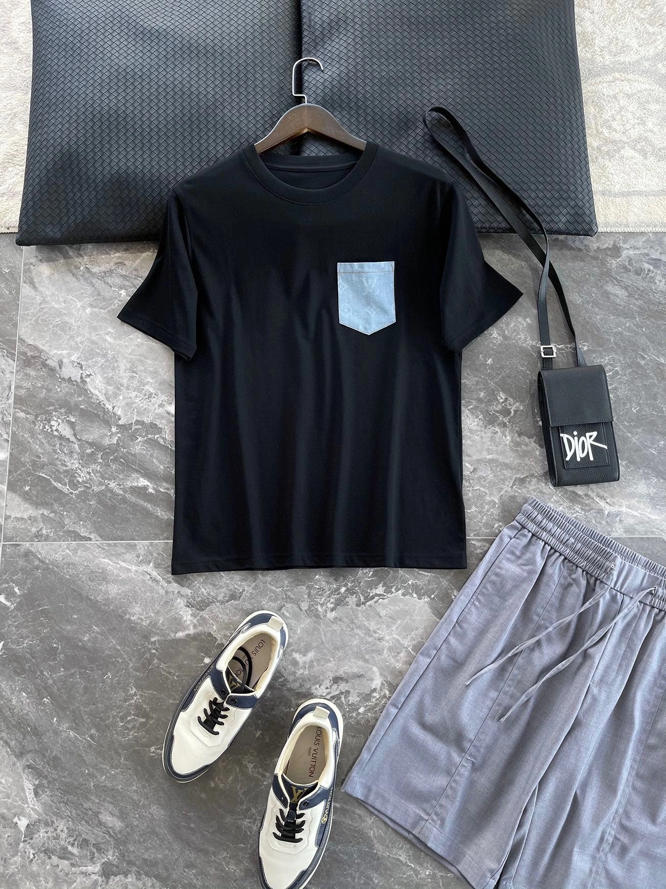 Resilient L*ouis V*uitton T-shirt Top Quality D17 2020324- 12843