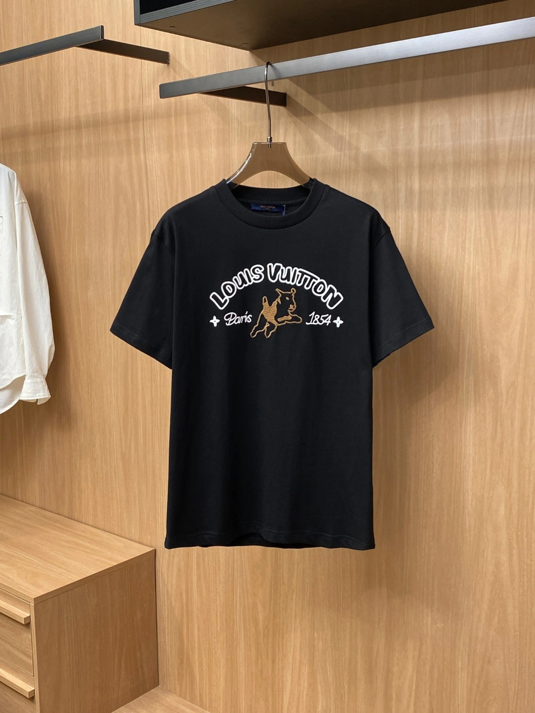 L*ouis V*uitton T-shirt Top Quality D17 2020405- Snug 12816