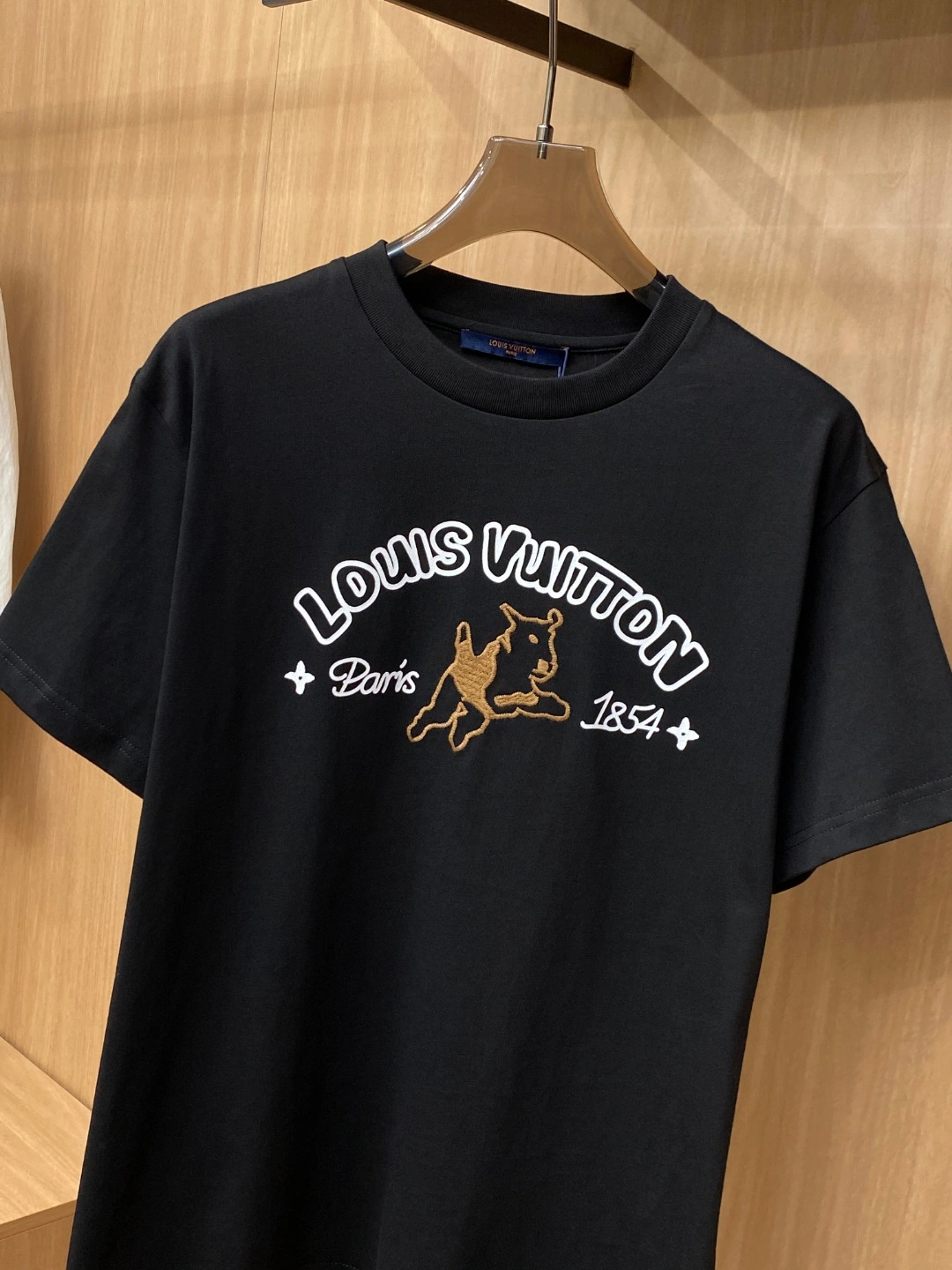 L*ouis V*uitton T-shirt Top Quality D17 2020405- Snug 12816