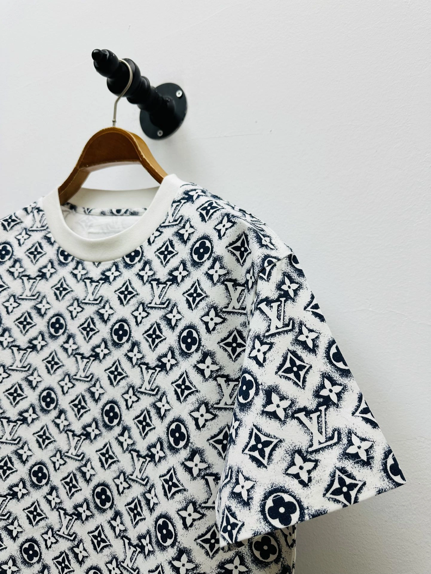 L*ouis V*uitton T-shirt Top Quality D17 20240224- Affordable 12885