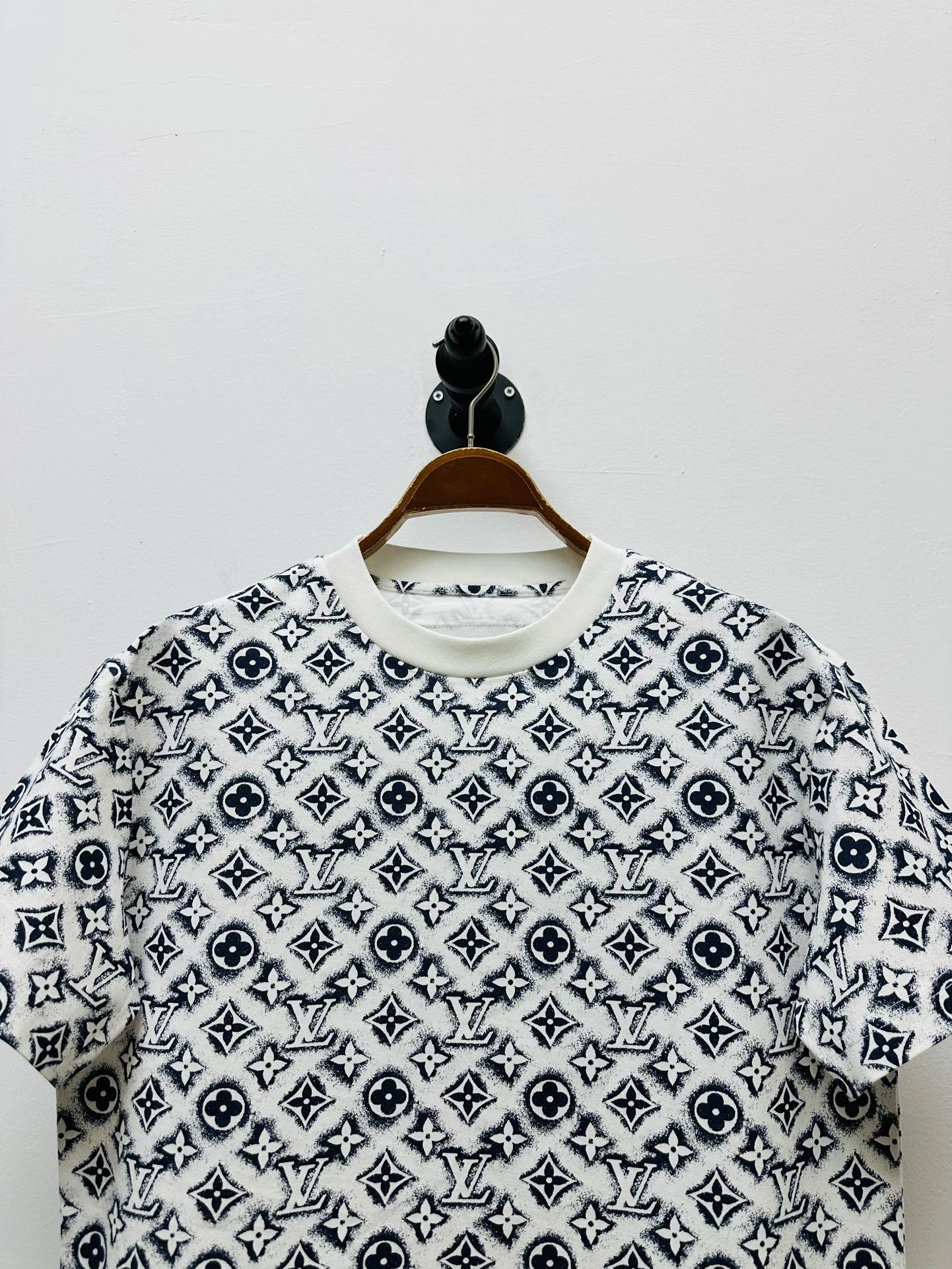 L*ouis V*uitton T-shirt Top Quality D17 20240224- Affordable 12885