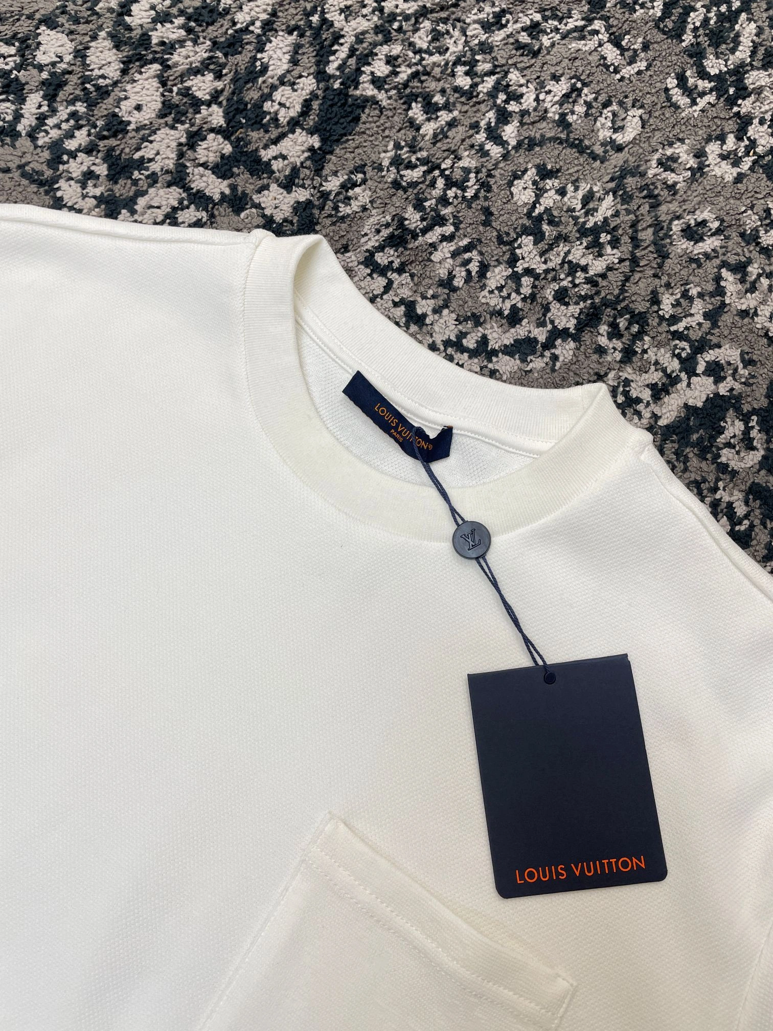 L*ouis V*uitton T-shirt Top Quality D17 20240425- Casual 12738