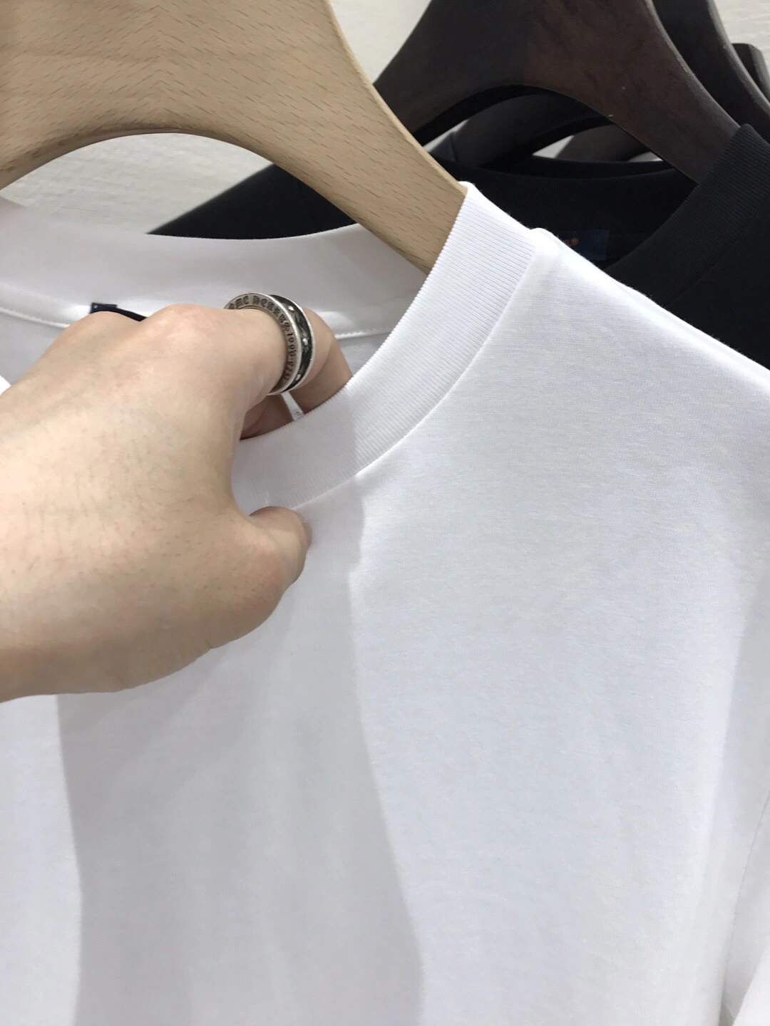 L*ouis V*uitton T-shirt Top Quality D17 20240426- Stylish 12734