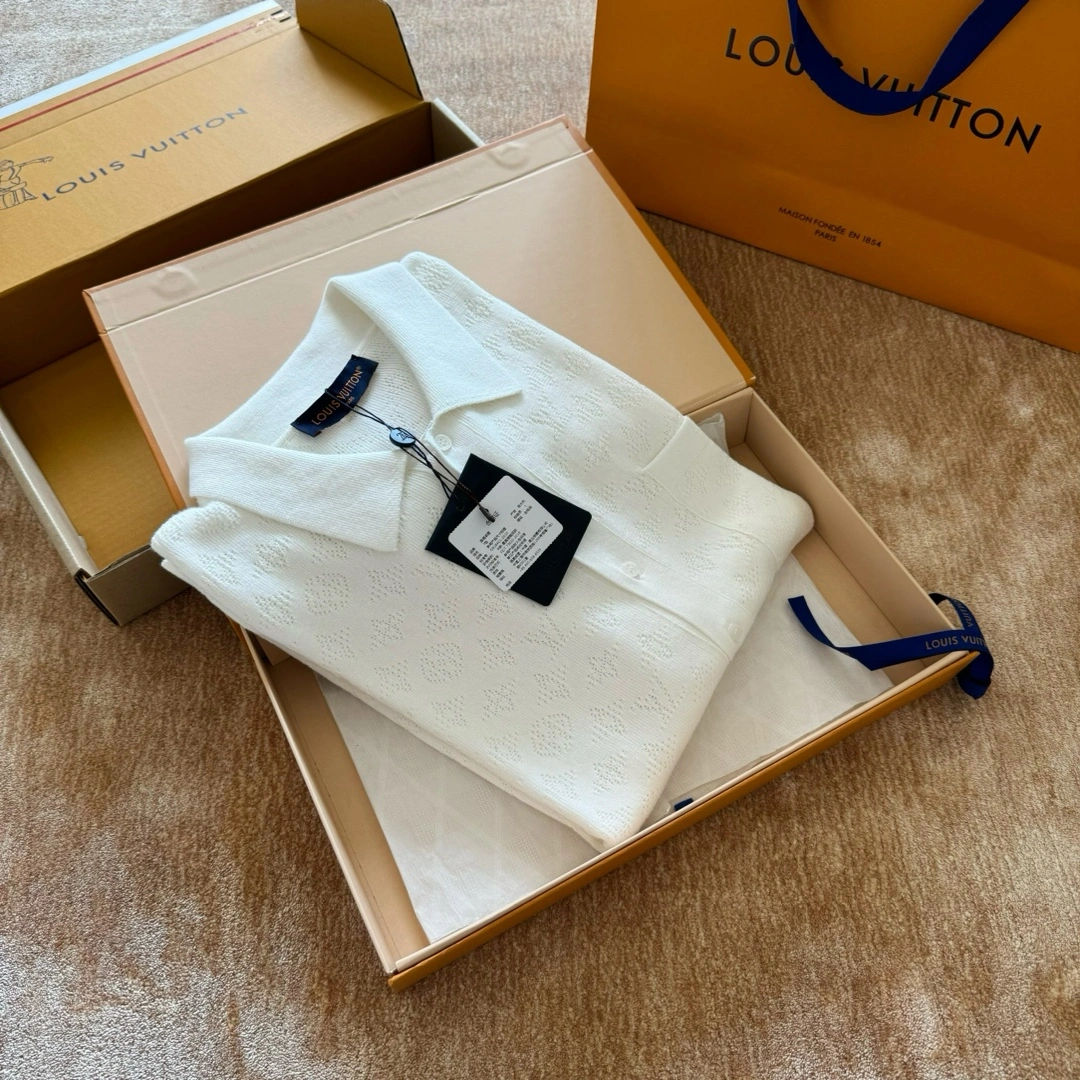 L*ouis V*uitton T-shirt Top Quality D17 20240506- UrbanChic 12708