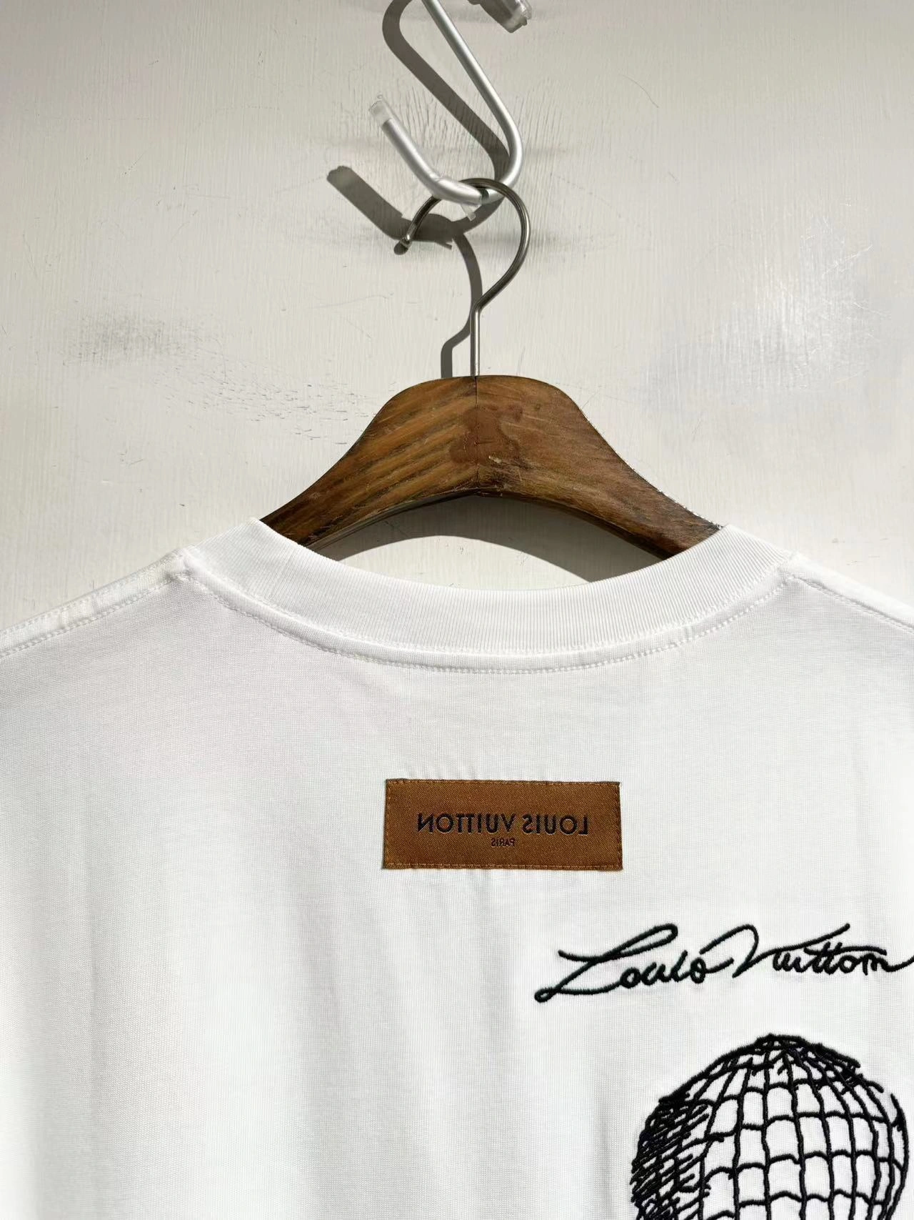 Vibrant L*ouis V*uitton T-shirt Top Quality D17 20240510- 12695