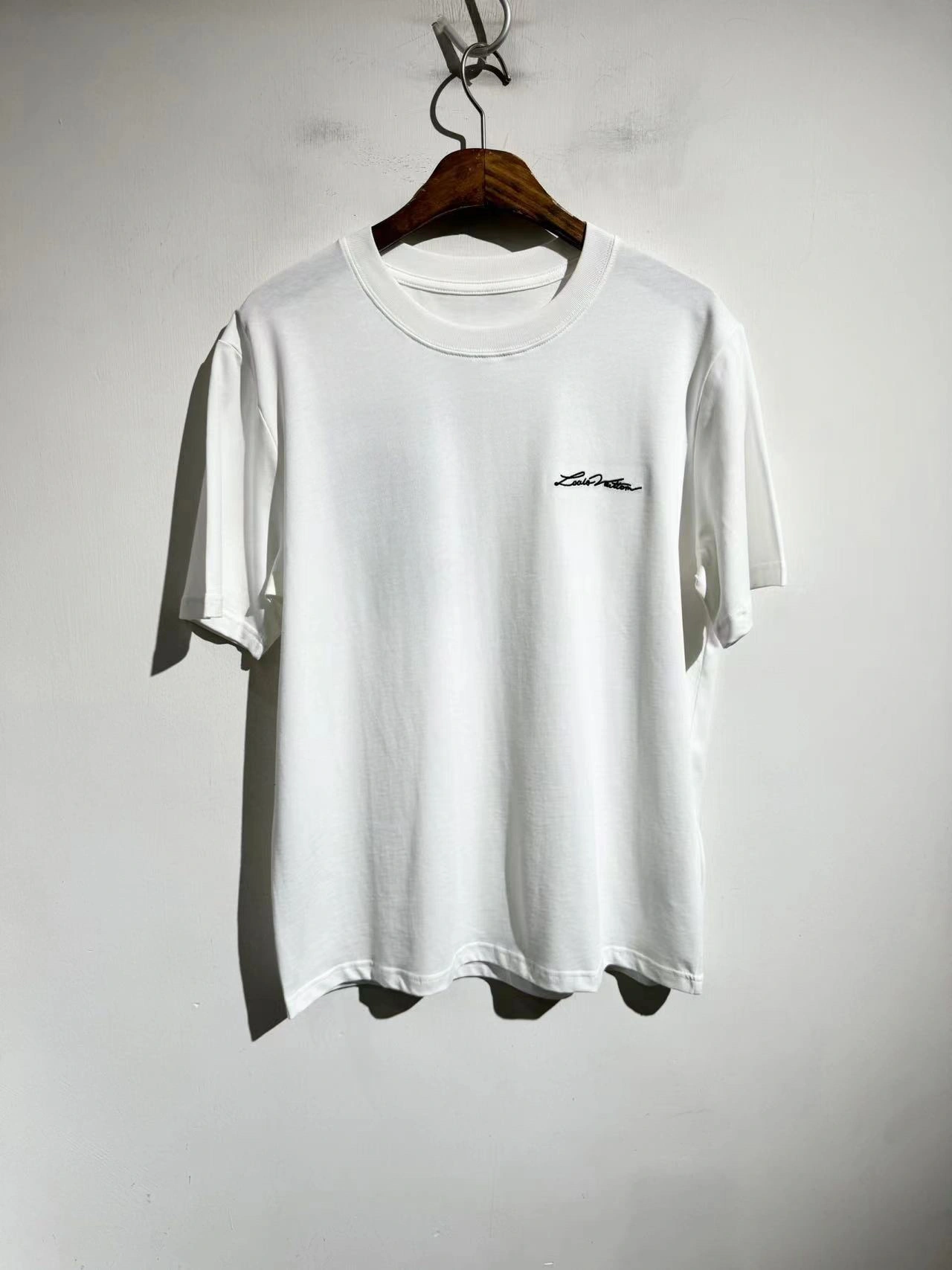 Vibrant L*ouis V*uitton T-shirt Top Quality D17 20240510- 12695