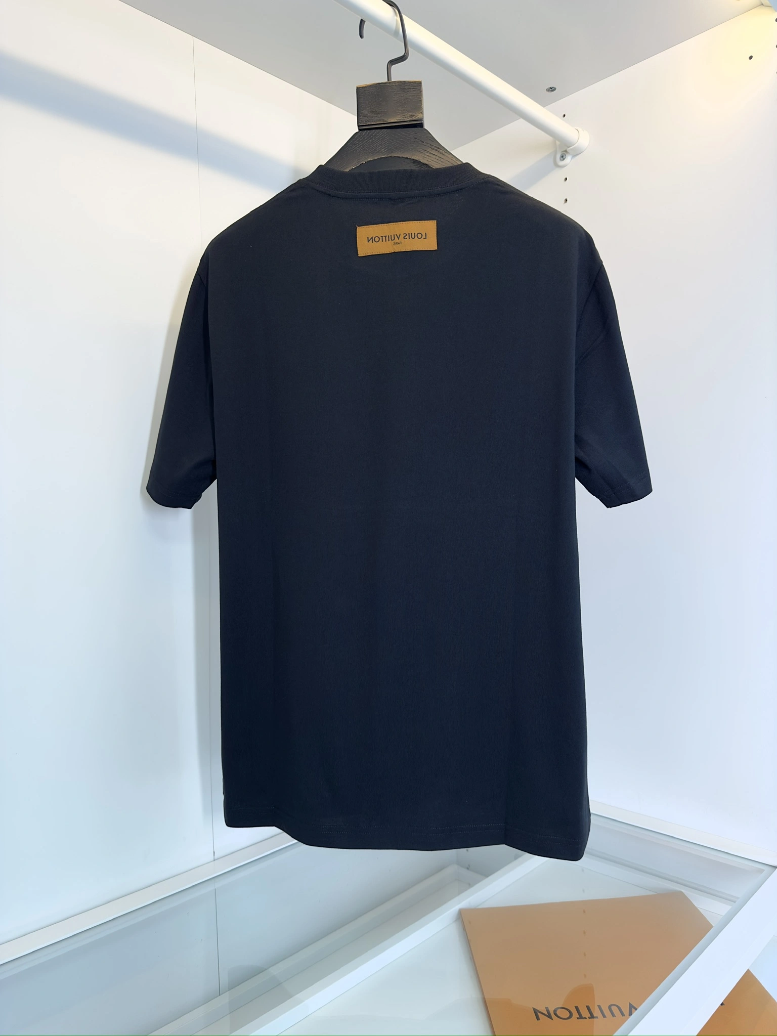 Vibrant L*ouis V*uitton T-shirt Top Quality D17 20240512- 12675