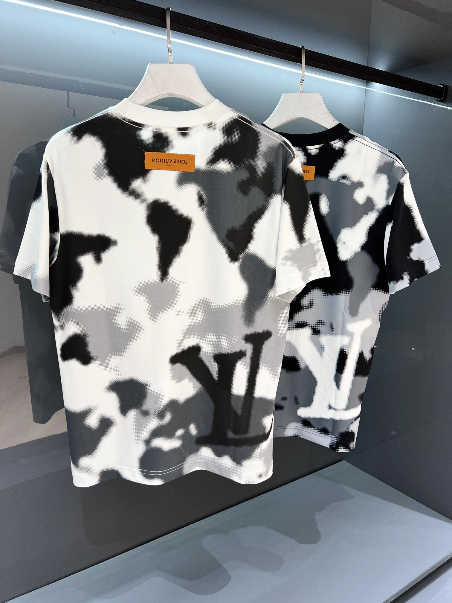 L*ouis V*uitton T-shirt Top Quality D17 20240514- Lightweight 12672