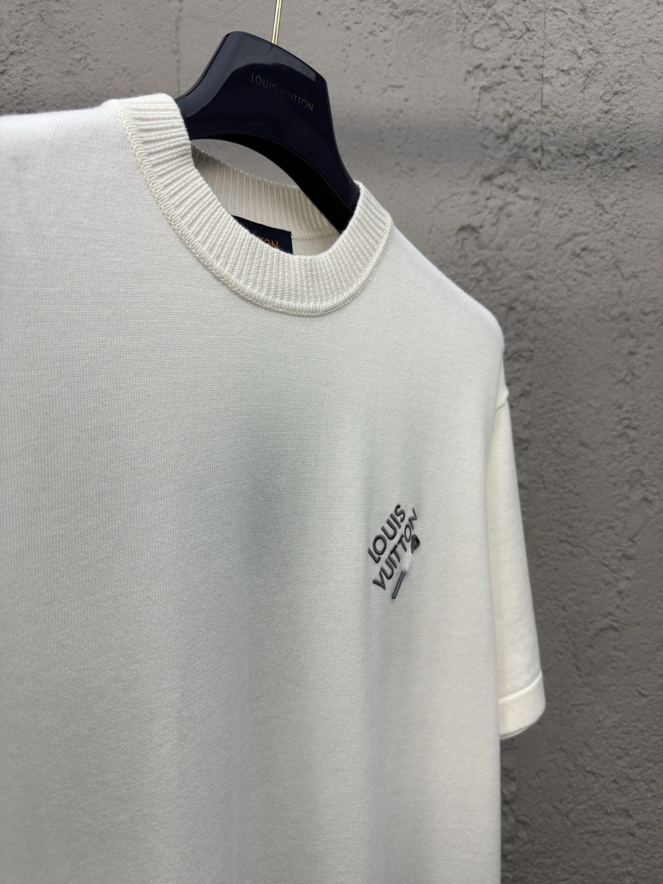 L*ouis V*uitton T-shirt Top Quality X.C 20250519- Snug 12482