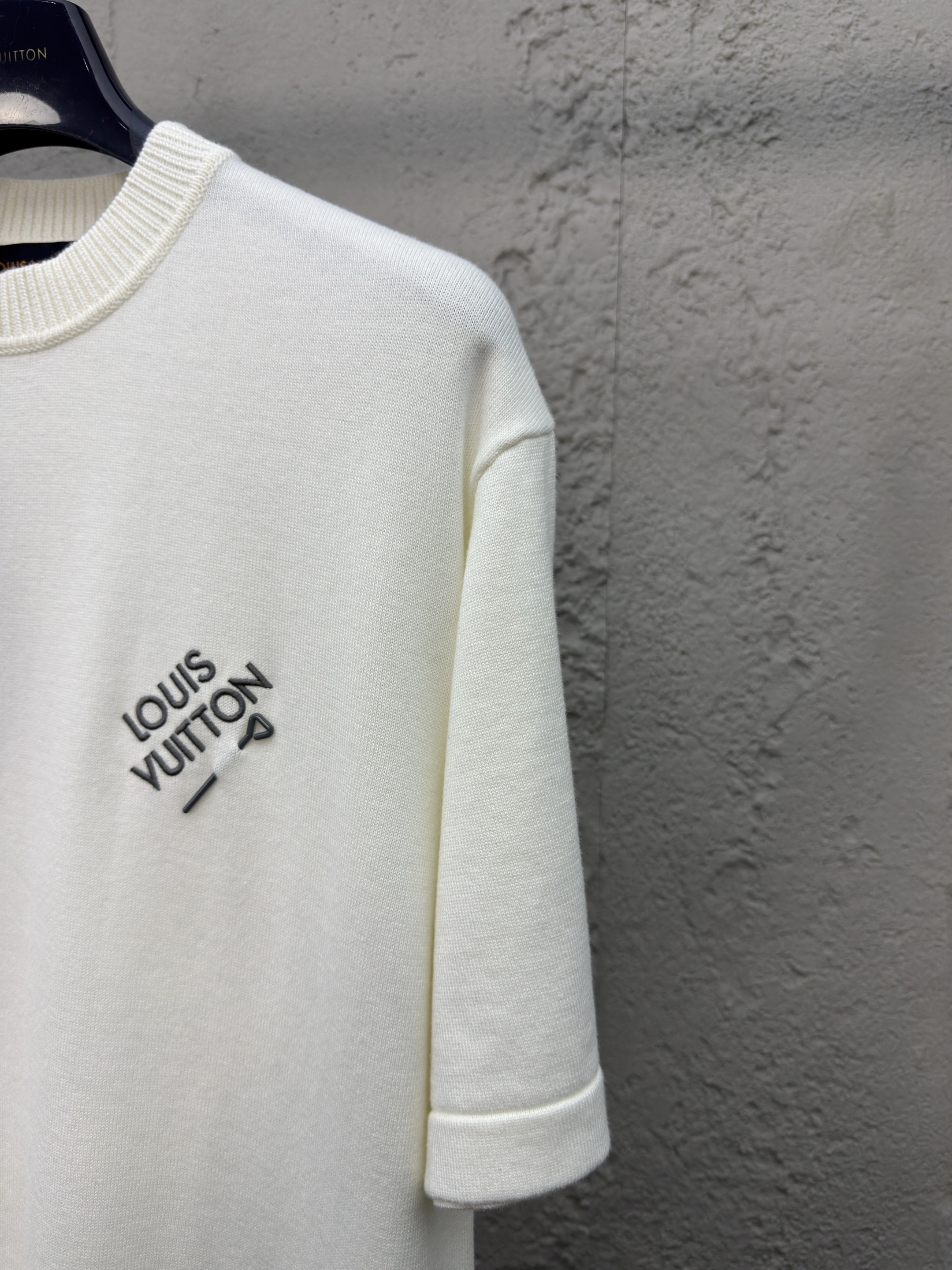 L*ouis V*uitton T-shirt Top Quality X.C 20250519- Snug 12482