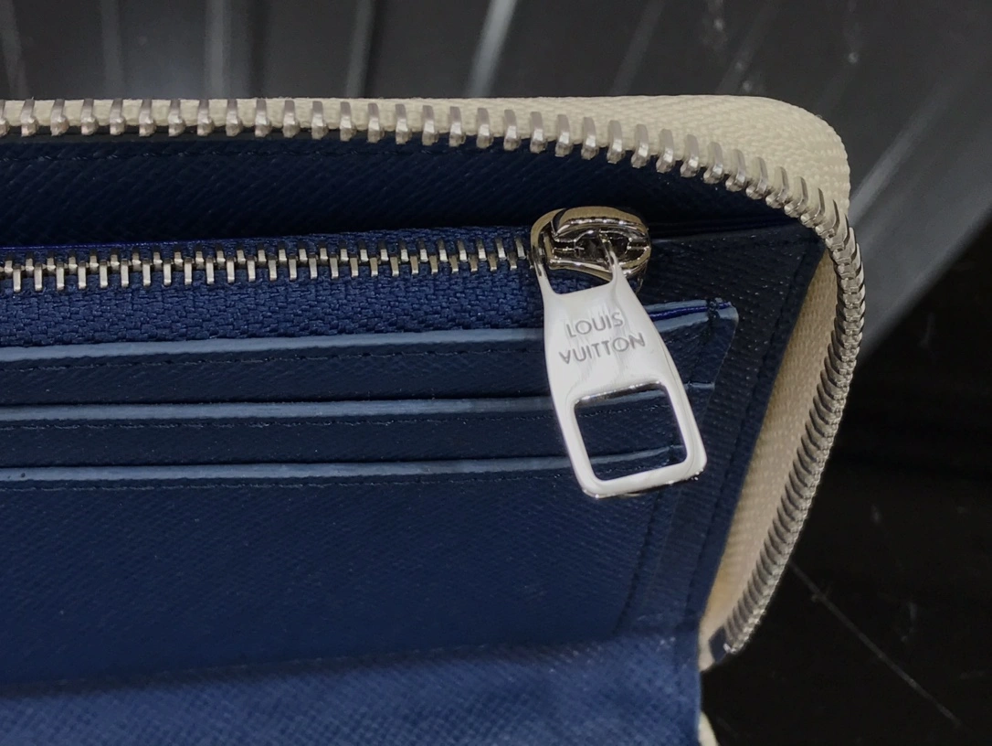 L*ouis V*uitton Top Bag 10 x 20 x 2 cm ComfortFit 8555