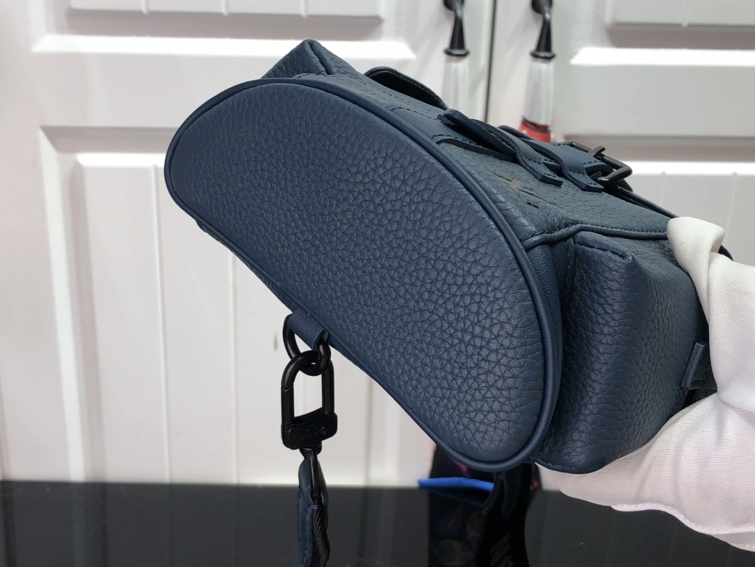 Youthful L*ouis V*uitton Top Bag 14*19.5*5cm 8407