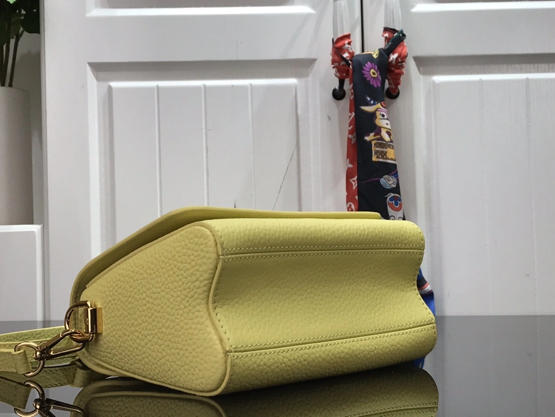 Vibrant L*ouis V*uitton Top Bag 18*13*8cm 8452
