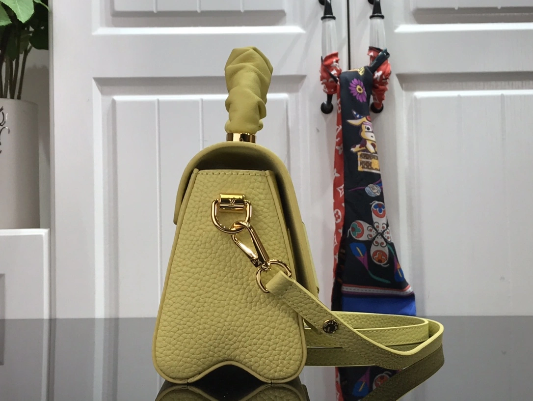 Vibrant L*ouis V*uitton Top Bag 18*13*8cm 8452