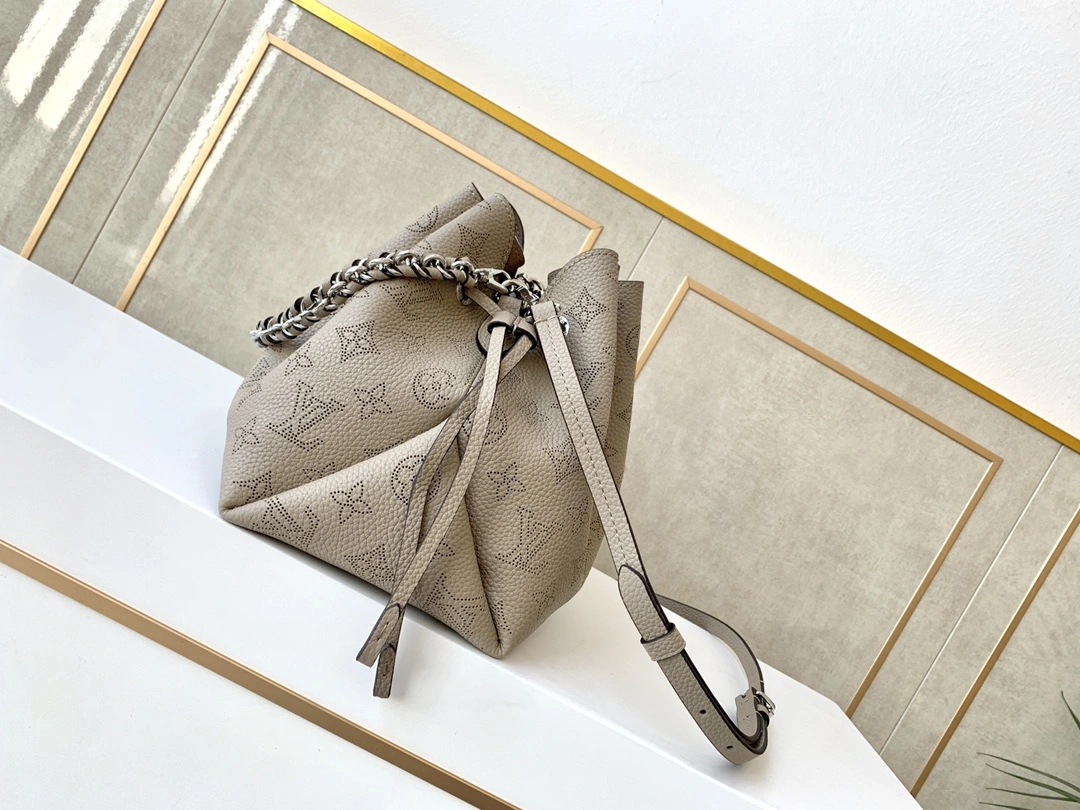 Trendy L*ouis V*uitton Top Bag 19 x 22 x 14 cm 8533