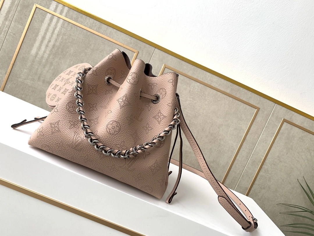 L*ouis V*uitton Top Bag 19 x 22 x 14 cm Stretchable 8535