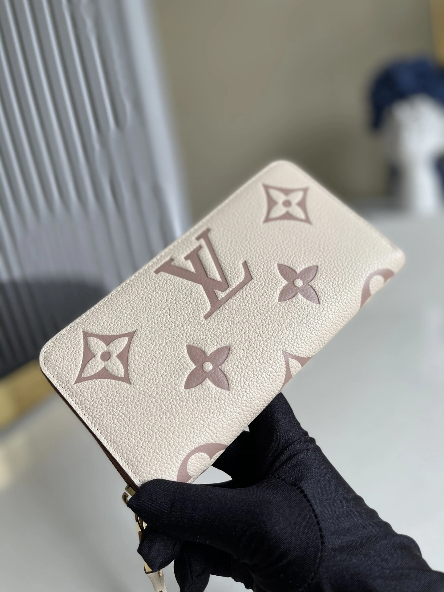 L*ouis V*uitton Top Bag 19.5*10.5*2.5cm Original 8630