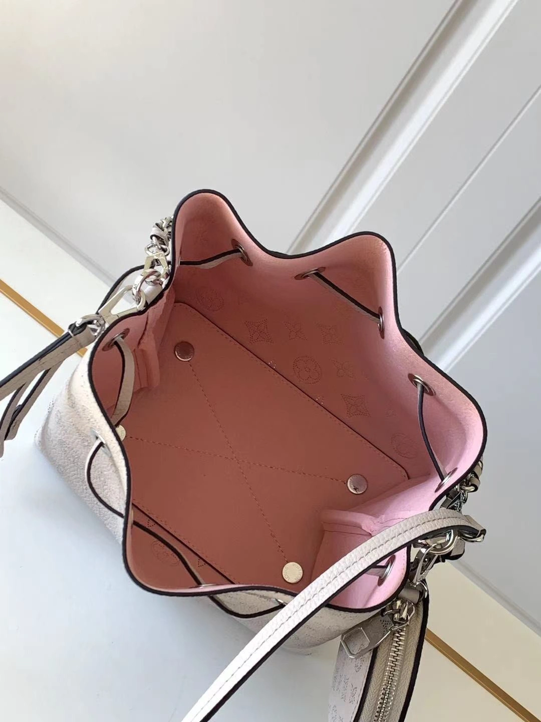 FreshLook L*ouis V*uitton Top Bag 19*22*14cm 8400