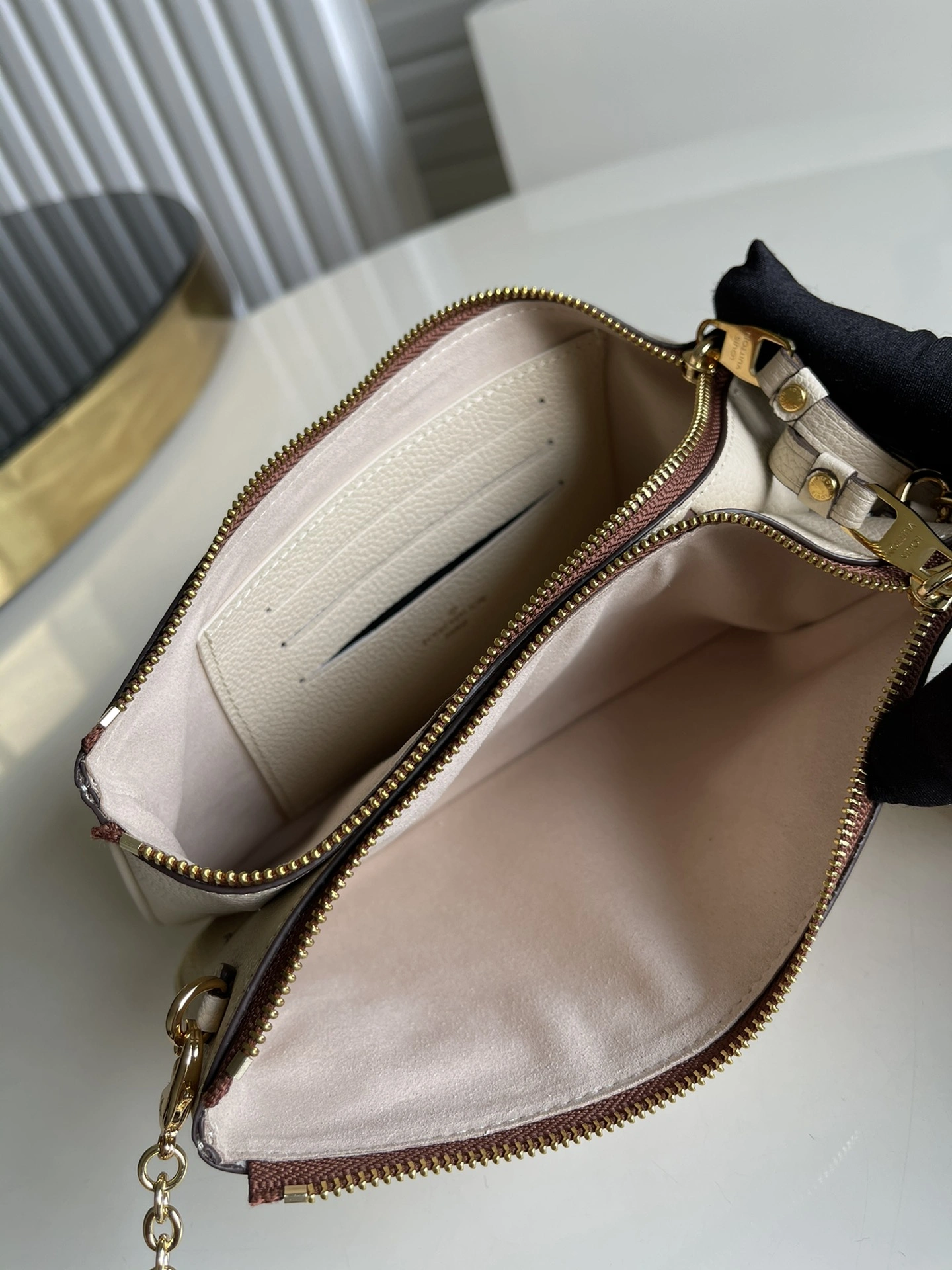 Colorful L*ouis V*uitton Top Bag 20*12.5*3cm 8635