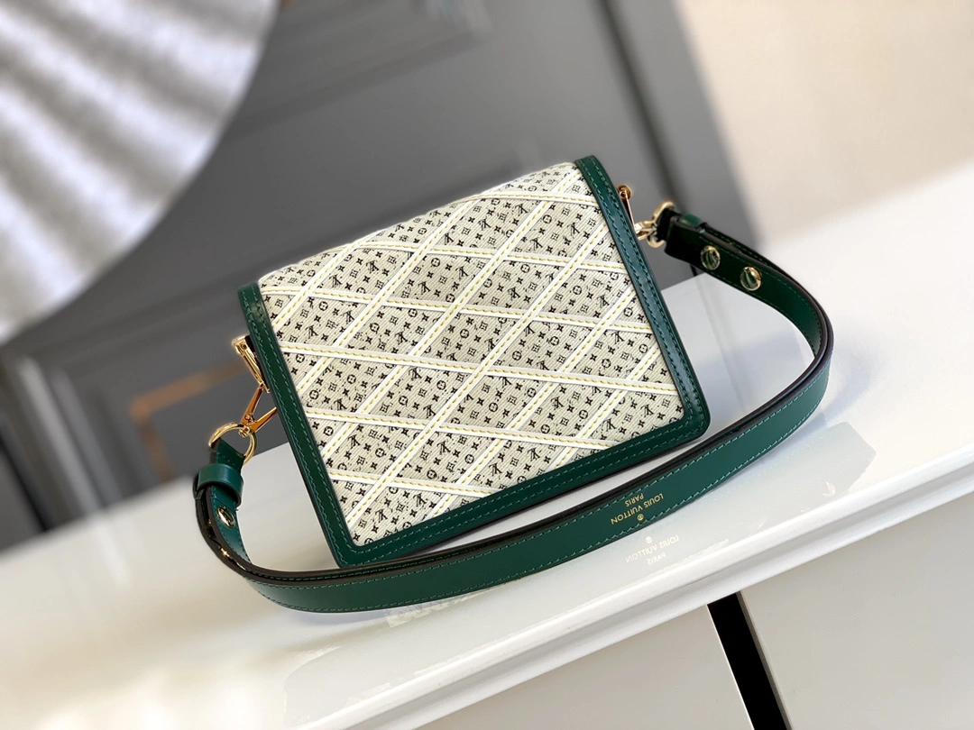 L*ouis V*uitton Top Bag 20*15*9cm Trendsetting 8512