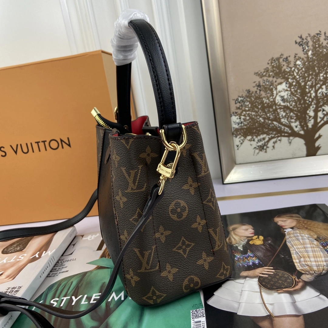 Seasonal L*ouis V*uitton Top Bag 21*18*11cm 8472