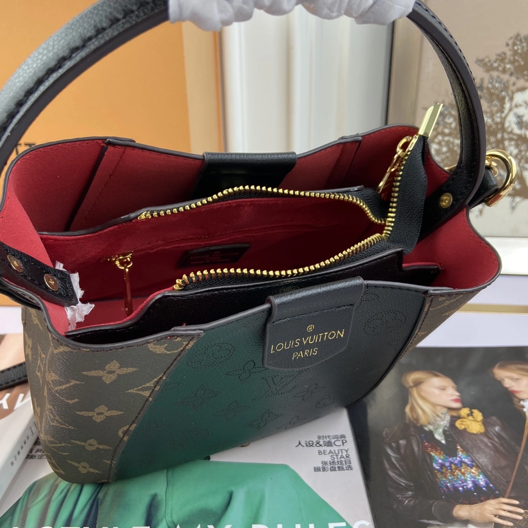 Seasonal L*ouis V*uitton Top Bag 21*18*11cm 8472