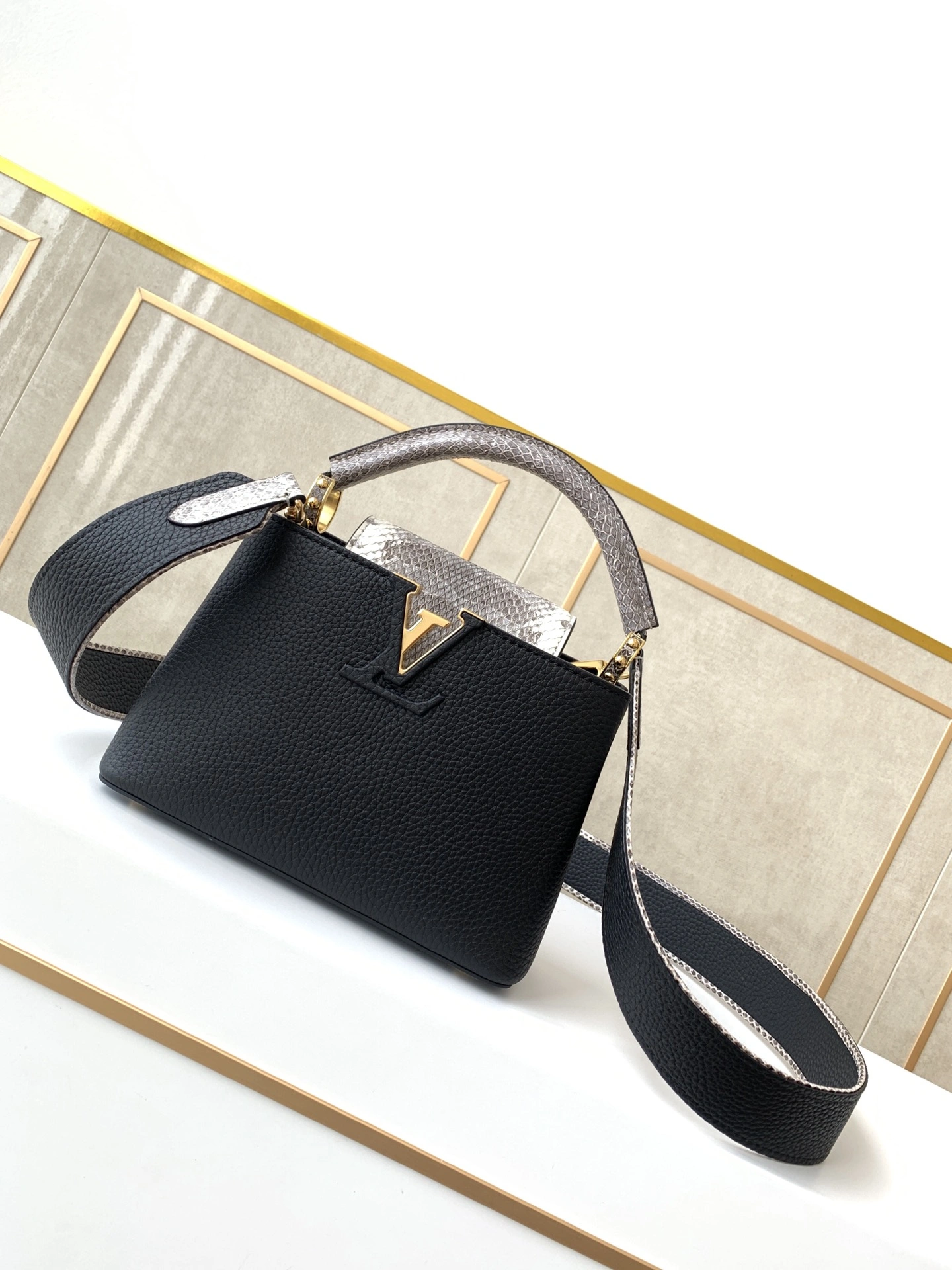 SportInspired L*ouis V*uitton Top Bag 21x14x8cm 8550