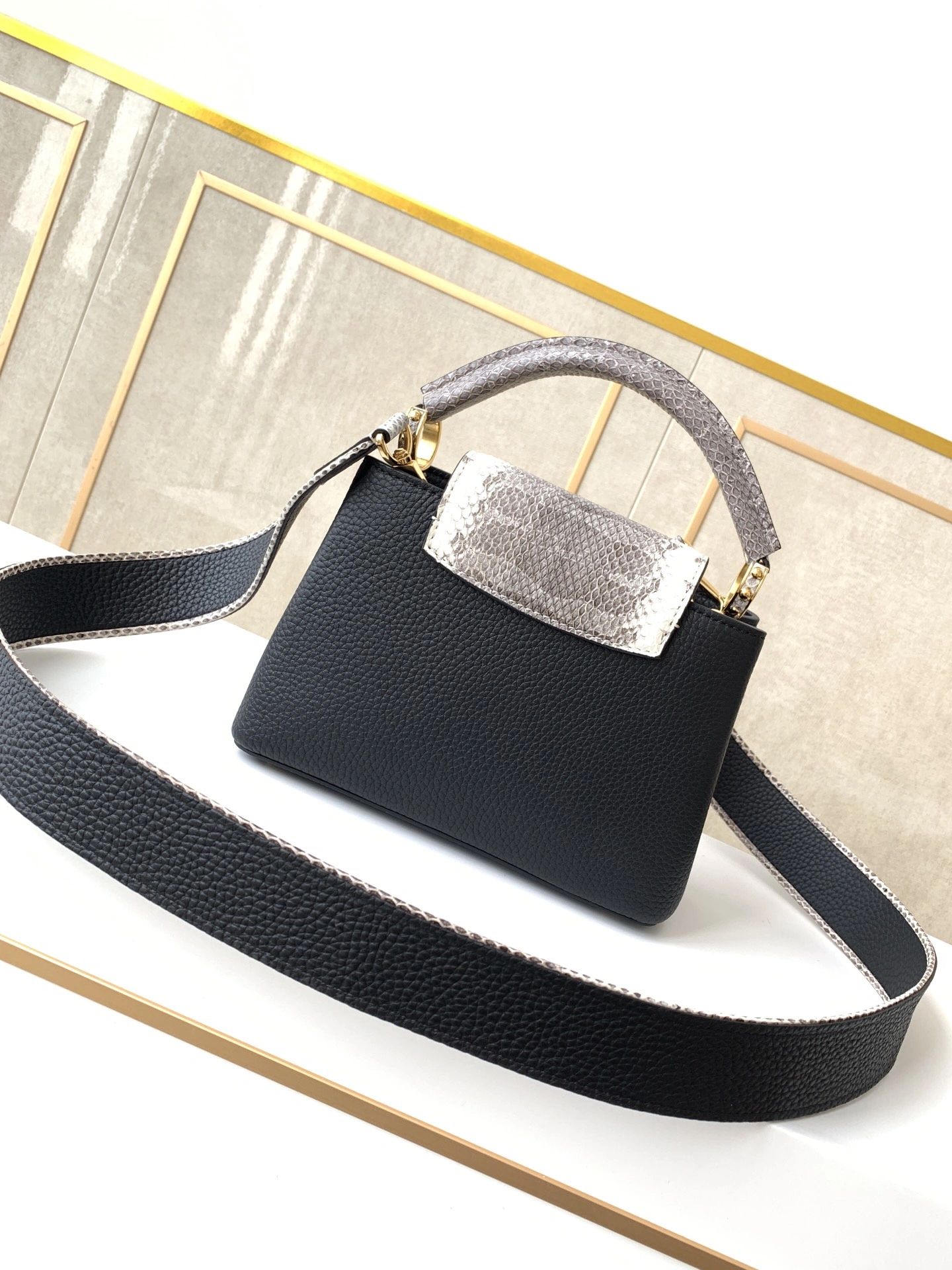 SportInspired L*ouis V*uitton Top Bag 21x14x8cm 8550
