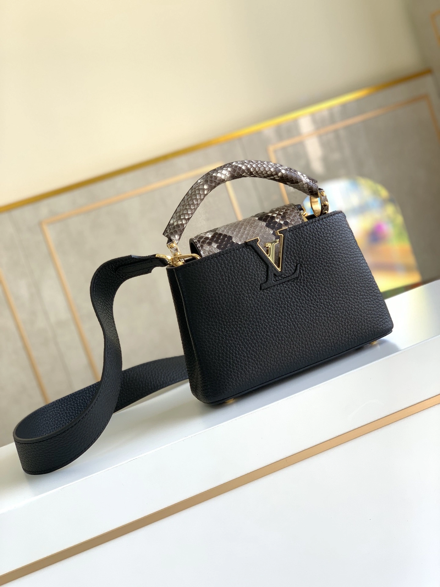 Versatile L*ouis V*uitton Top Bag 21x14x8cm 8546